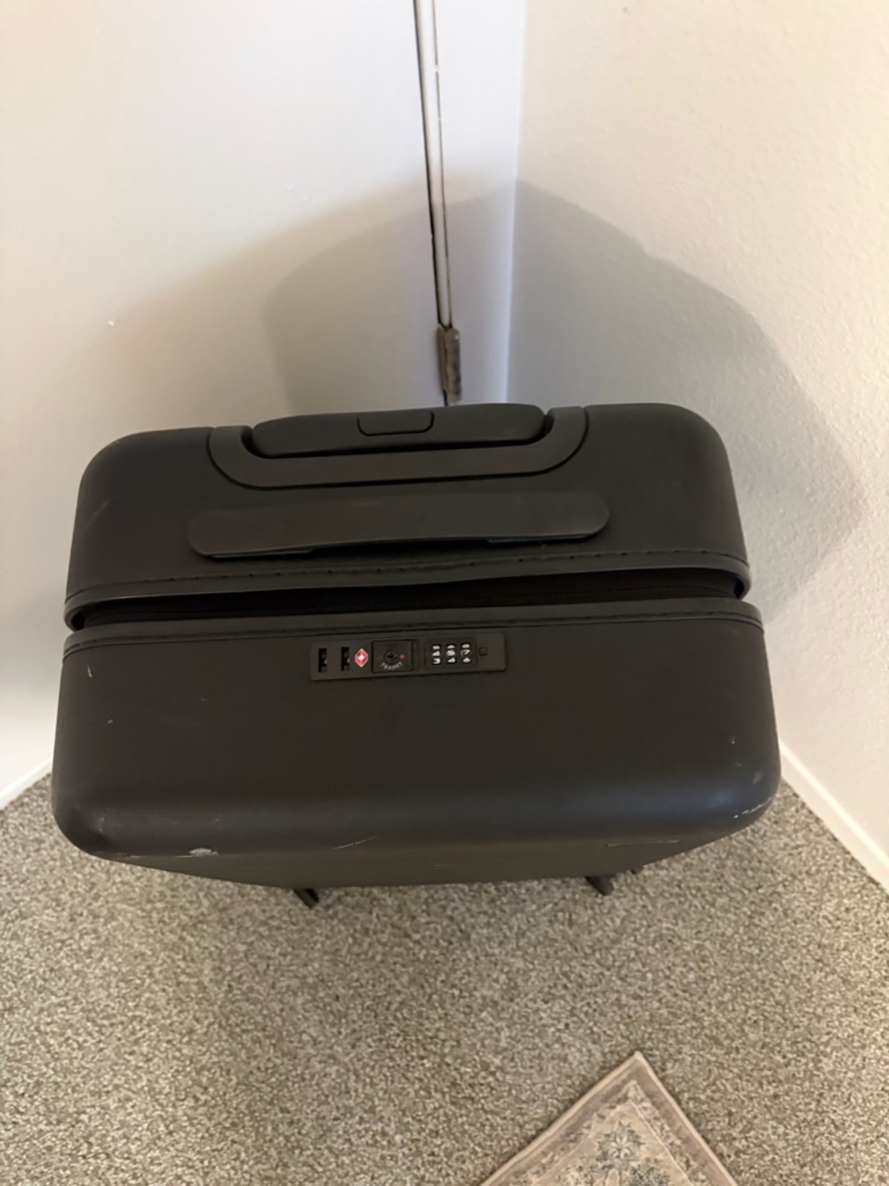 Away Black Hardside Bigger Carry On - Picture 3 of 4